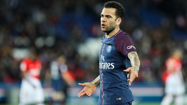 Mercato - Dani Alves a été proposé au FC Séville, assure AS