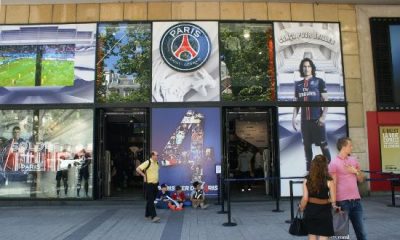 Des Ultras du PSG ont défendu la boutique du club face à des casseurs