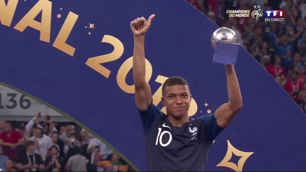 Kylian Mbappé meilleur jeune joueur FIFA