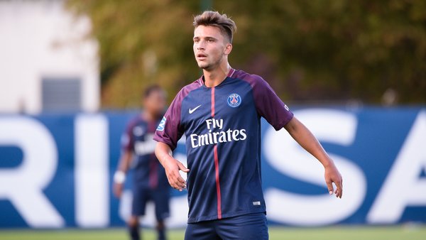 Lorenzo Callegari signe officiellement au Genoa, encouragé par Thiago Motta