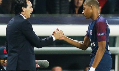 Unai Emery félicite ses joueurs de Séville et du PSG qui sont champions du monde