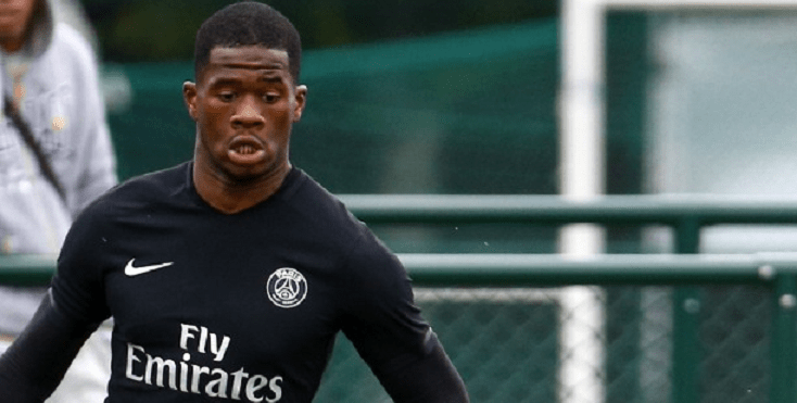 Samuel Essende a signé son premier contrat professionnel au PSG, selon Loïc Tanzi