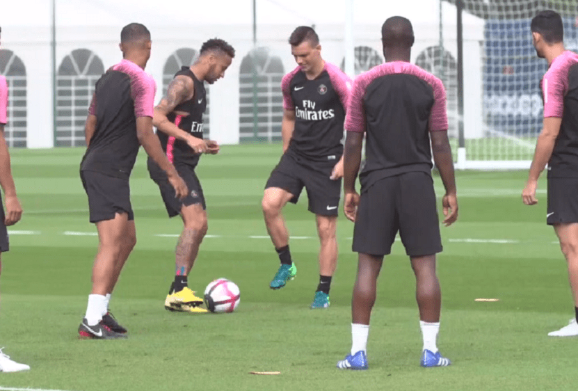 Les images du PSG ce mardi : retour au travail, avec le sourire !