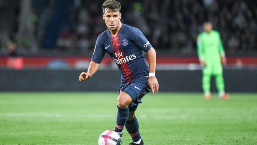 L'agent de Bernat revient sur son été, avec l'intérêt du Napoli, et ses débuts au PSG