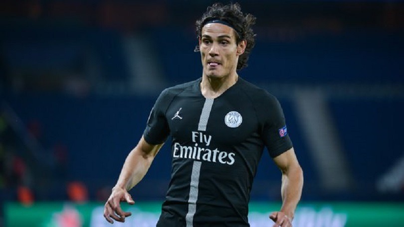 Cavani et le PSG ne discutent pas d'une prolongation, mais la porte à un départ n'est pas ouverte malgré l'intérêt des deux Madrid, selon Loïc Tanzi