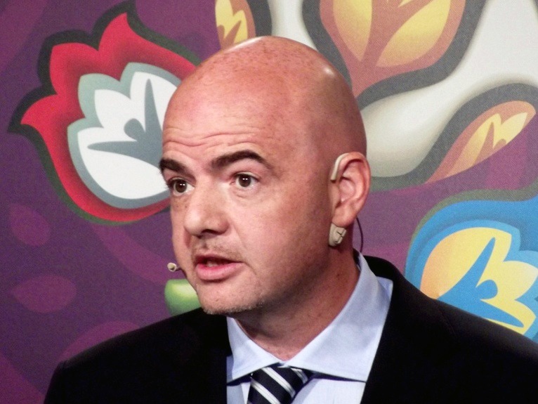 Infantino Le PSG couvert par l'UEFA Les accords et les négociations sont expressément autorisés