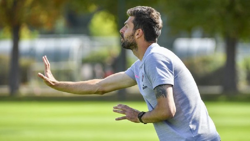 Thiago Motta Je n'ai rien contre Tuchel, je le respecte, mais mon objectif c'est le banc du PSG