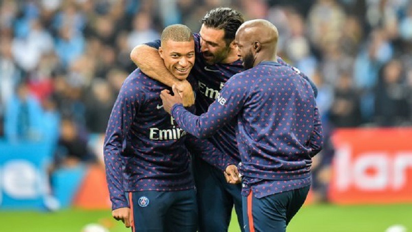 OMPSG - Mbappé revient sur sa discussion avec Buffon Il voulait me faire oublier et me parler de la vie