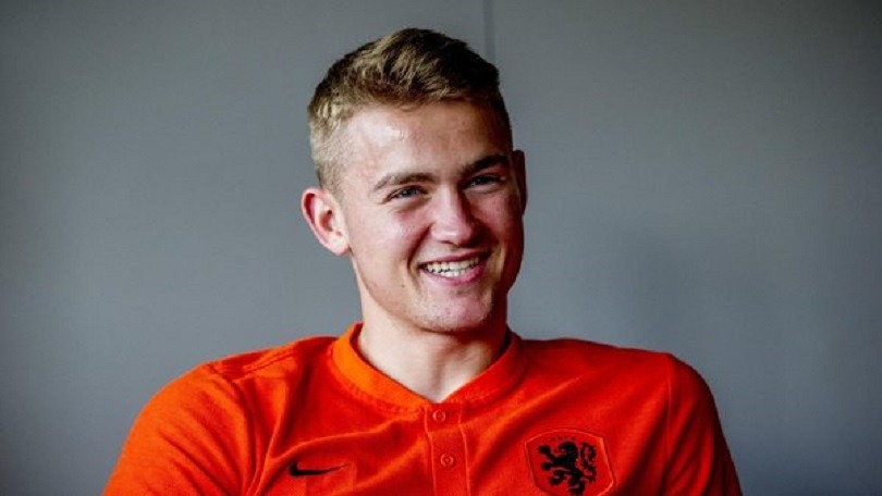 Mercato - Une approche du PSG pour De Ligt et un intérêt pour Van De Beek, annonce De Telegraaf