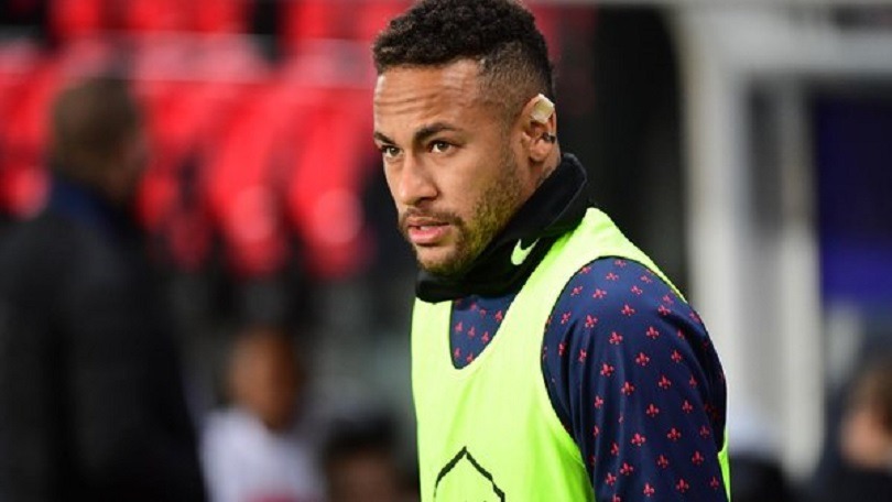 Neymar a passé de nouveaux examens mardi, mais il n'y a toujours pas de certitude affirme Le Parisien