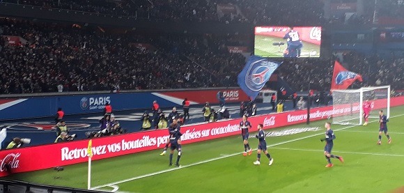 PSG/Guingamp - Vu du Parc, du soutien et une belle fête malgré l'inquiétude