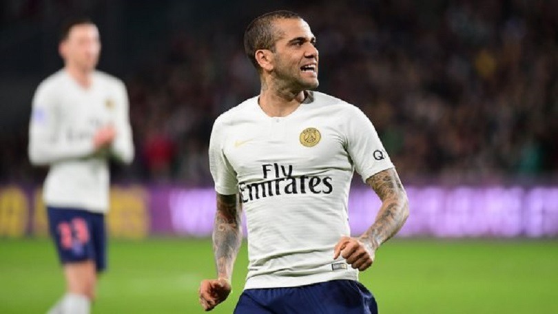 Dani Alves et le PSG vont discuter cette semaine d'une prolongation de contrat, affirme UOL Esporte