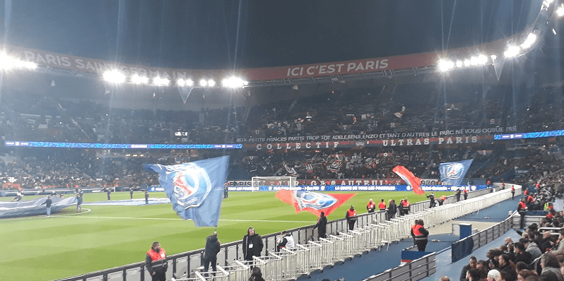 PSG/Dijon - Vu du Parc : belle ambiance et chanson pour Choupo-Moting !