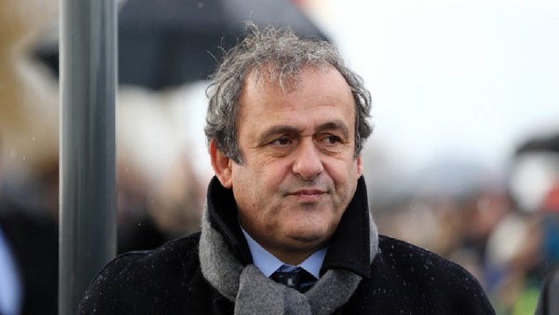 Platini s'inquiète du penalty sifflé contre le PSG "les joueurs vont d’abord viser la main du défenseur."