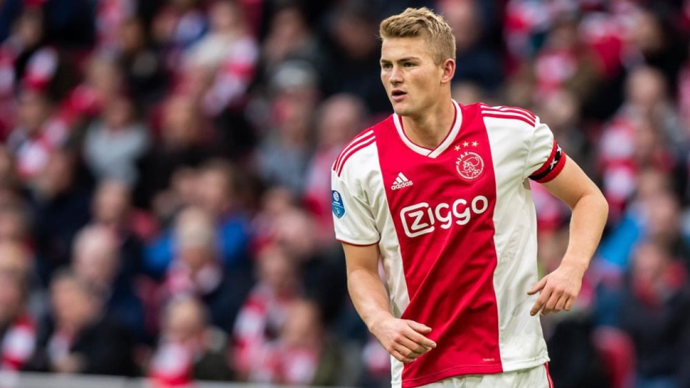 Mercato - De Ligt ira au Bayern Munich ou au FC Barcelone, annonce l'entraîneur de l'Ajax Amsterdam