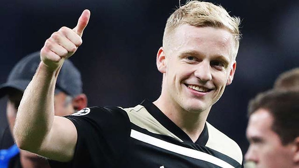 Mercato - Marc Overmars annonce qu'il veut retenir Van de Beek à l'Ajax