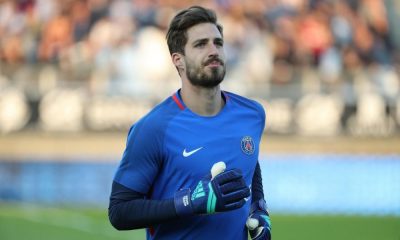 Mercato - Kevin Trapp pourrait avoir un avenir au PSG, le club lui demande de patienter... RMC fait le point