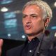 Mourinho fait savoir au PSG qu'il est disponible même s'il discute avec l'AS Rome, explique L'Equipe