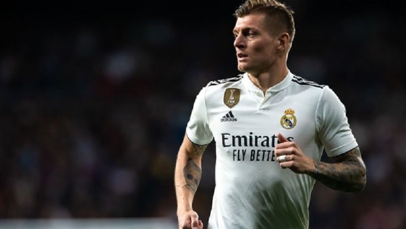 Tony Kroos, évoqué dans le viseur du PSG, a officiellement prolongé au Real Madrid