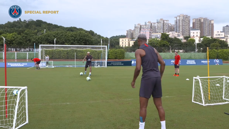 Les images du PSG ce lundi : entraînement, Neymar s'affiche en plein travail et Cavani parle de la pêche