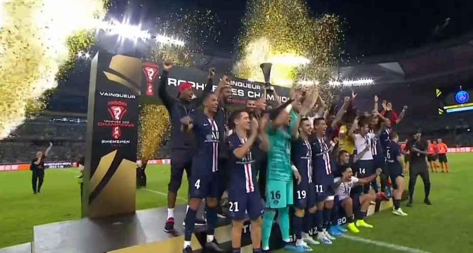 Les images du PSG ce mardi : séance photos et joyeux anniversaire Maxwell !