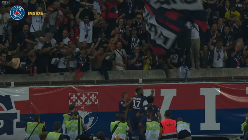 Revivez la victoire du PSG contre Toulouse au plus près des joueurs