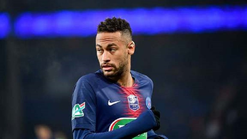 Le supporter rennais de la finale de la Coupe de France porte finalement plainte contre Neymar, indique L'Equipe 