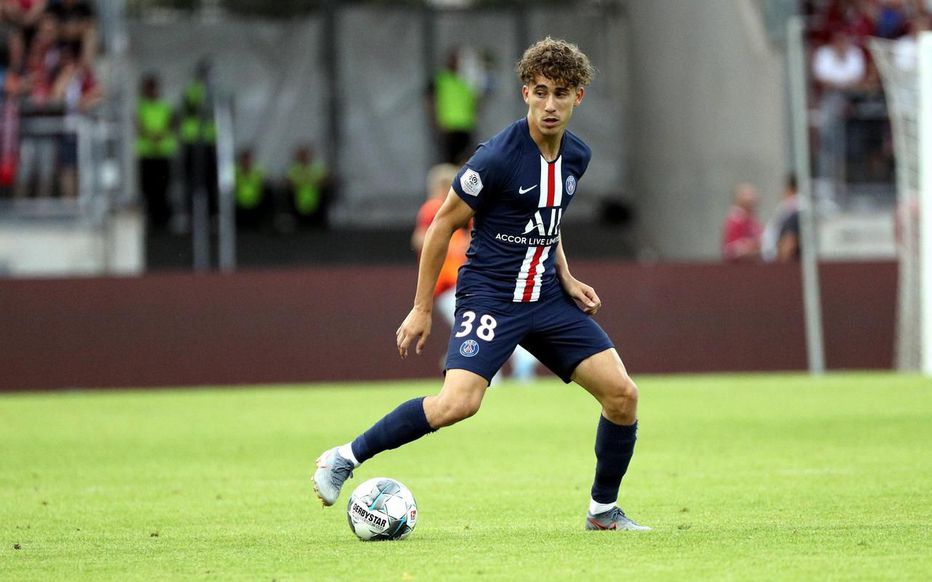 Adil Aouchiche reviens sur sa première titularisation avec le PSG