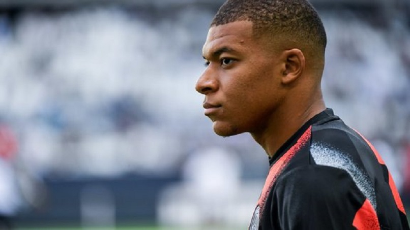 Mbappé a une gêne et ne s'est pas entraîné ce jeudi, mais il n'est pas encore forfait pour Angers et les Bleus selon RMC Sport