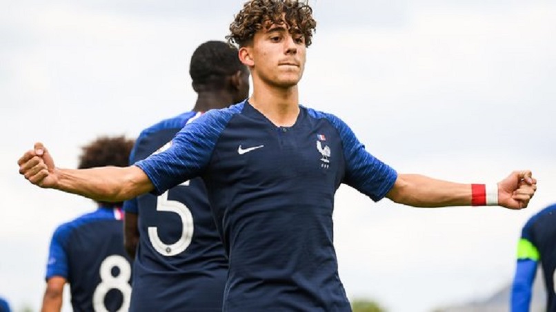 Le père d'Aouchiche évoque les négociation avec le PSG pour signer un premier contrat professionnel