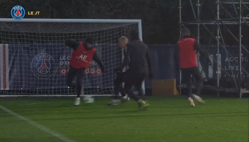 Les images du PSG ce mardi : fin de la trêve internationale, entraînement et maillot de Cavani donné à Herrera