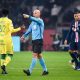 LOSC/PSG - L'arbitre de la rencontre a été désigné, ses statistiques : beaucoup de jaunes mais peu de rouges