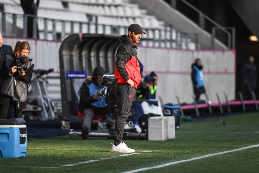 Echouafni félicite ses joueuses et remercie les supporters après la ballade du PSG face à l'OM