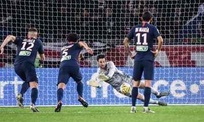 Exclu - Le PSG veut garder Sergio Rico et vendre Areola