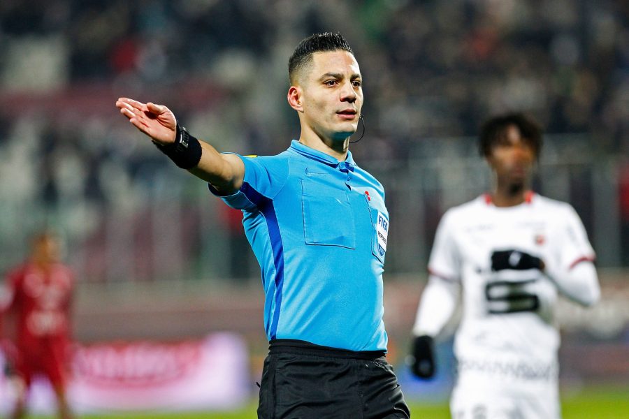 PSG/Dijon - Les statistiques de l'arbitre : peu de jaunes mais beaucoup de rouges