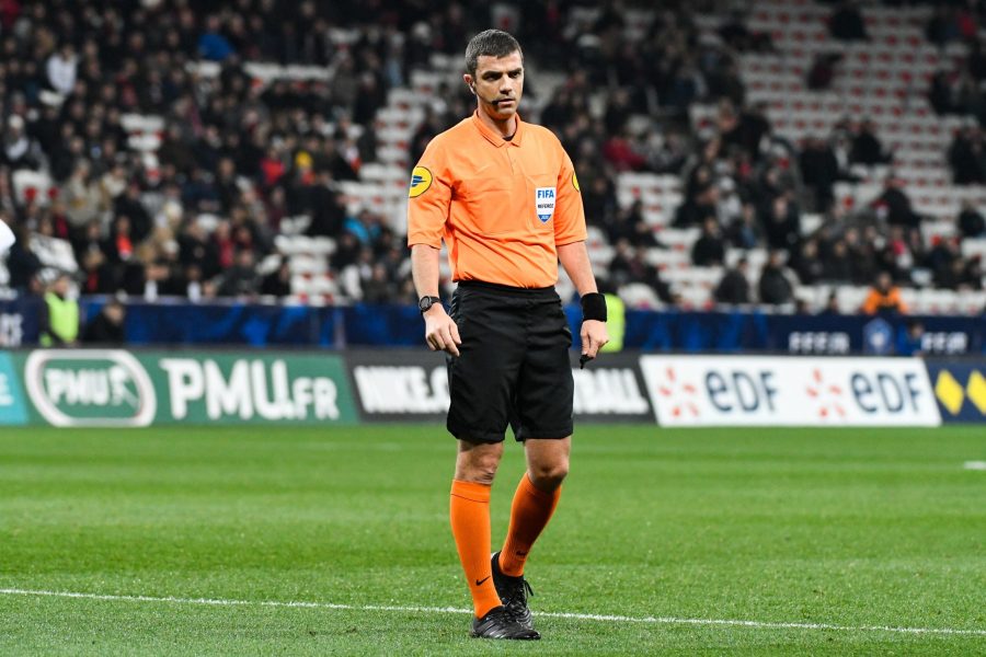 Nantes/PSG - Les statistiques de l'arbitre : beaucoup de jaunes et de penaltys, peu d'exclusions