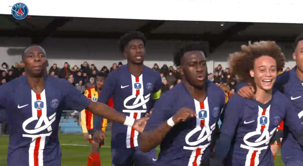 Revivez les dernières semaines au plus près de l'équipe et du staff U19 du PSG