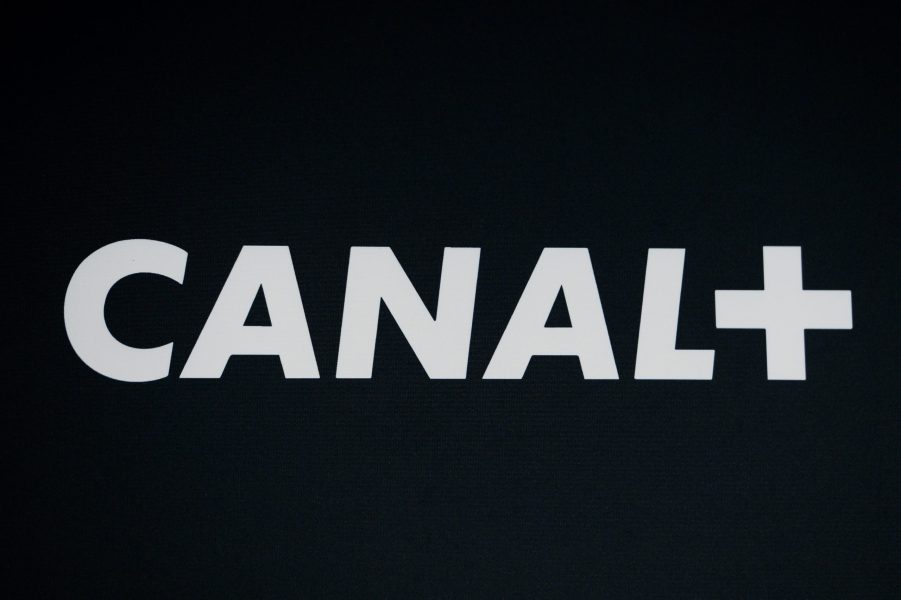 Le CSA demande à Canal+ de cesser sa diffusion en clair