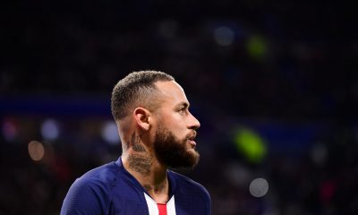 Neymar visé par une plainte pour homophobie, fait savoir l'AFP