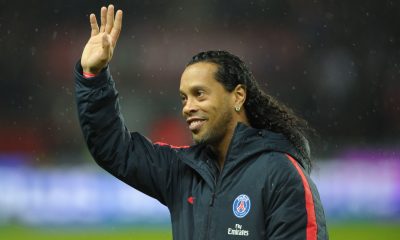 Ronaldinho «le joueur le plus magique que j’ai vu dans l’histoire», assure Ramos