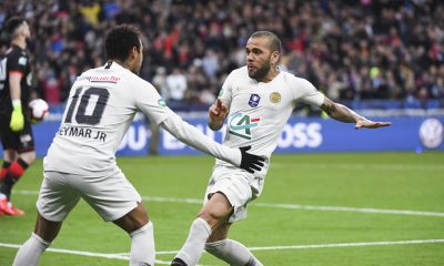 Dani Alves à propos de Neymar "Avoir du succès semble être un crime"