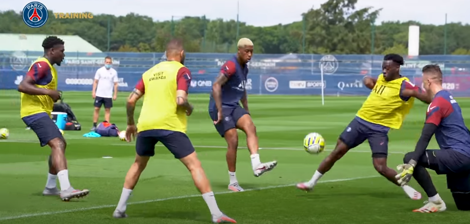 Revivez des extraits de l'entraînement du PSG ce lundi au plus près des joueurs