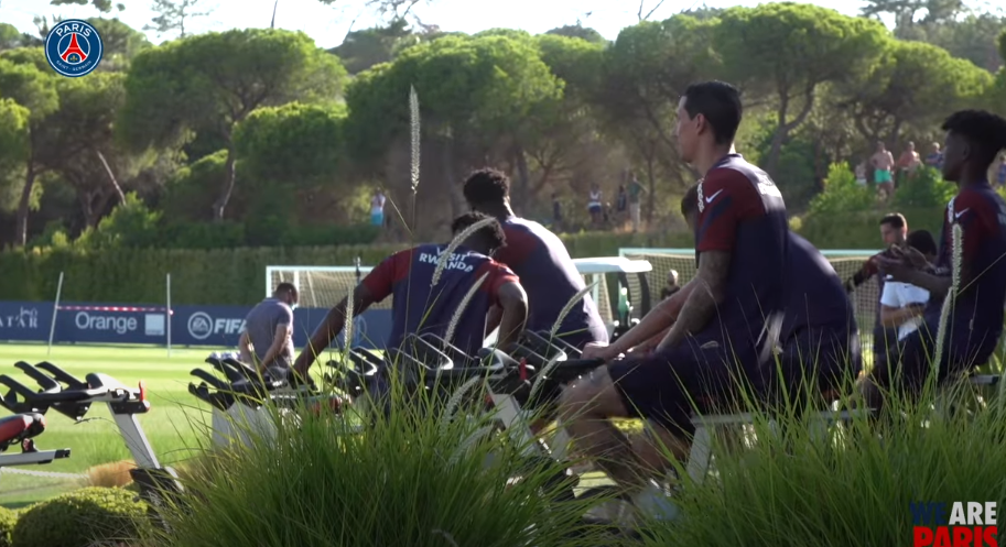 Revivez le voyage du PSG et le premier entraînement à Faro au plus près des joueurs