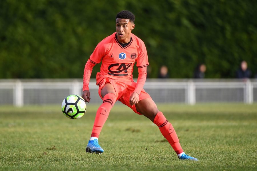 Officiel - Nathan Bitumazala a signé son premier contrat professionnel au PSG  