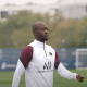 Danilo à l'entraînement avec le groupe, Marquinhos et Draxler en travail individuel