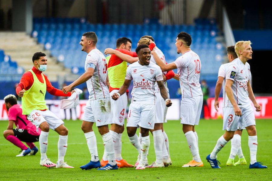 Nîmes/PSG - Burner souligne qu'il faut "rester concentré pour ne pas prendre des tempêtes"