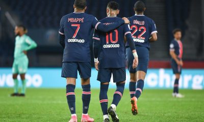 L'Equipe fait le point sur les prolongations de Mbappé et Neymar au PSG