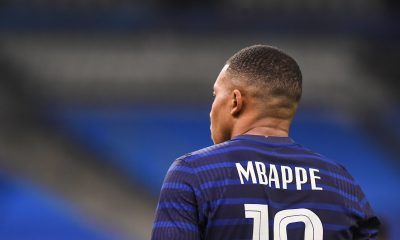 Mbappé et Kimpembe sont restés avec les kinés ce mardi, indique RMC Sport