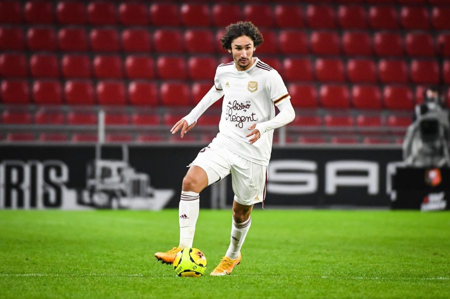 Adli revient sur son départ du PSG et sait qu'il n'était "pas prêt" pour jouer "dans cette équipe"