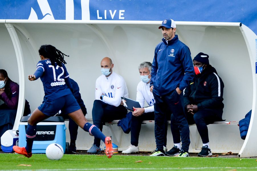 Echouafni souligne que "l'essentiel est là" après la victoire du PSG face au Gornik Leczna